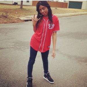 Meet your Posher, Liana